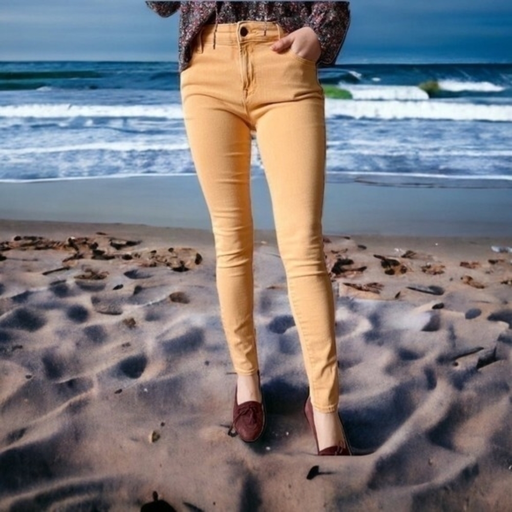 OLD NAVY Rockstar Tan Cotton Jeans Women Size 8 Mid Rise 29" Inseam VG